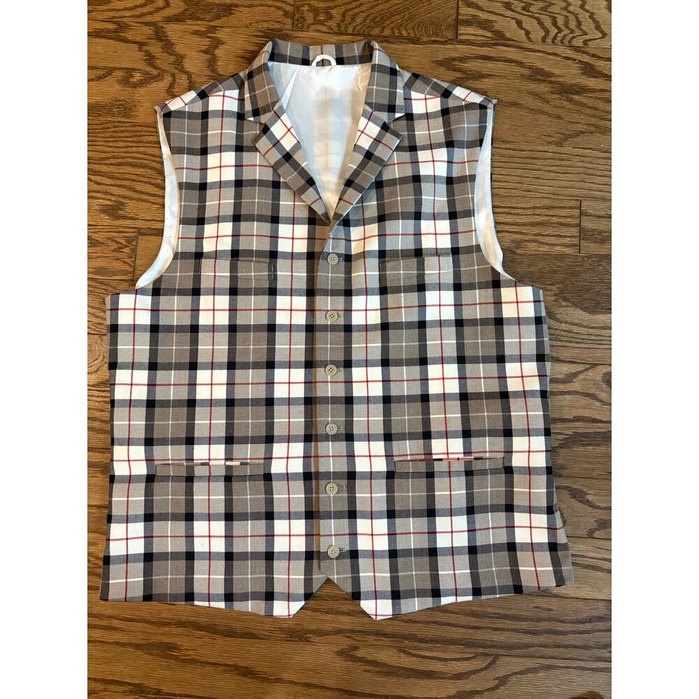 A Dong Silk Personal Tailoring Gray and Red Plaid Size XL Collared V‎ Neck